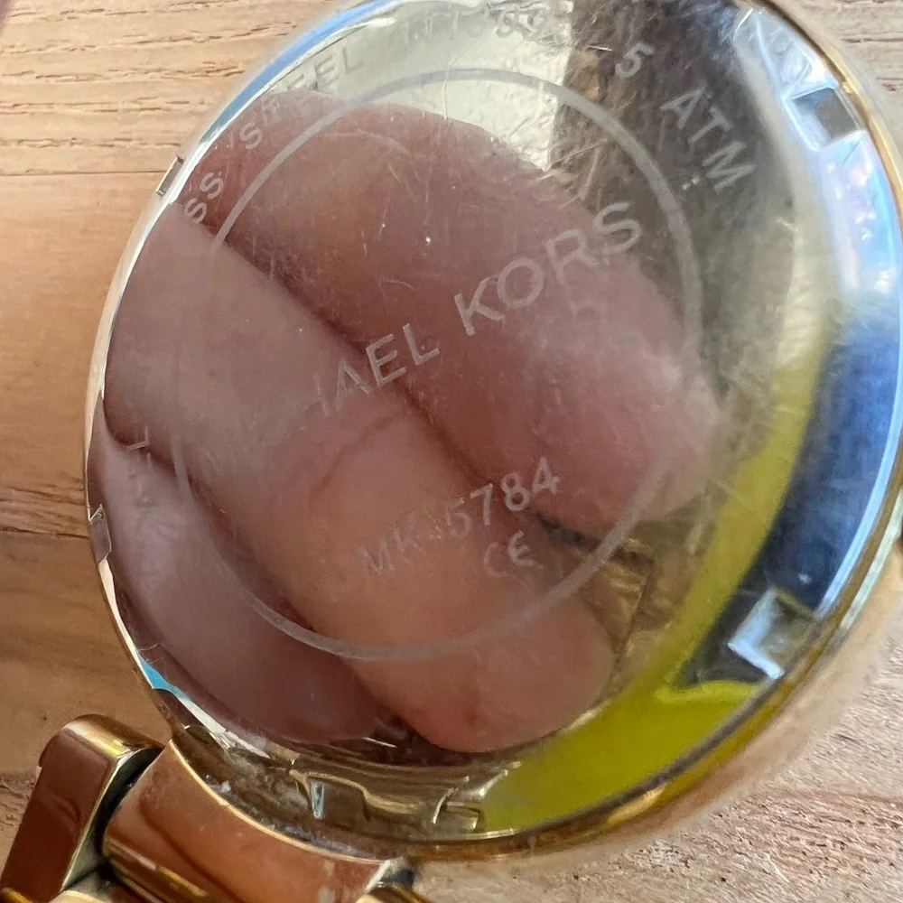 Michael Kors Parker ladies gold tone watch NEW BATTERY